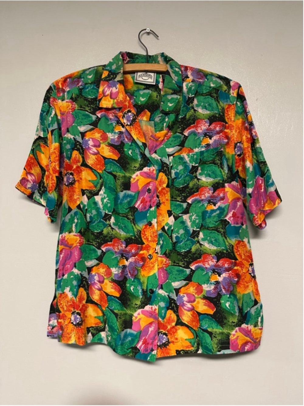Vintage Peaches & Smith Size small Floral Button Down top Green Orange 100% silk